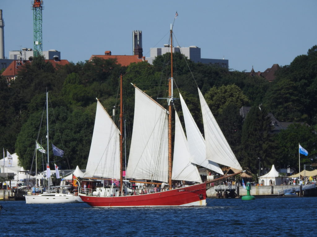 sailing ship